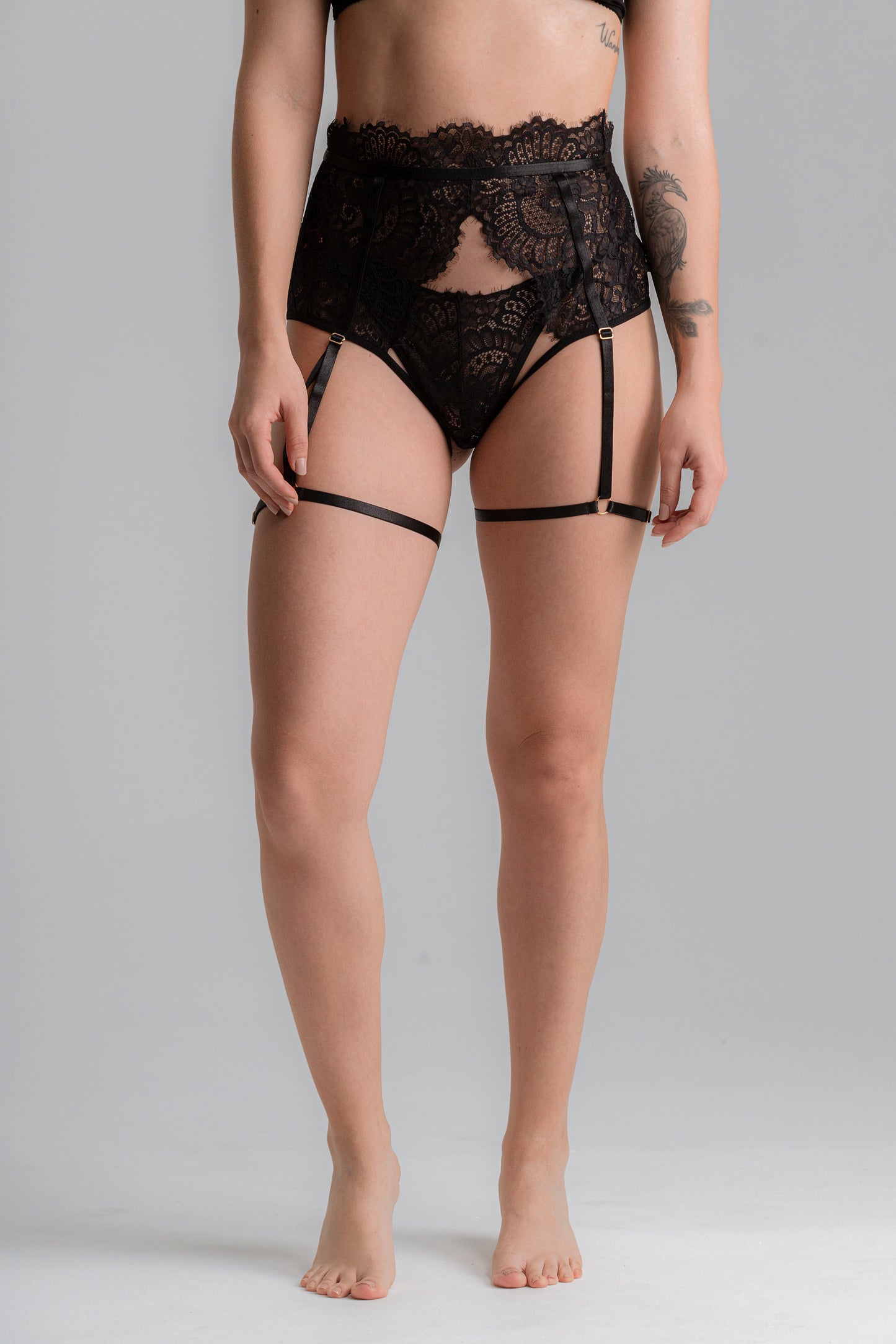 Garter Bella Black