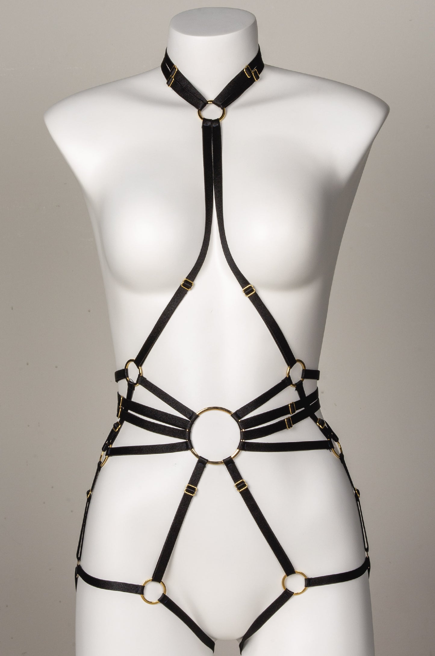 Harness Lady Roses