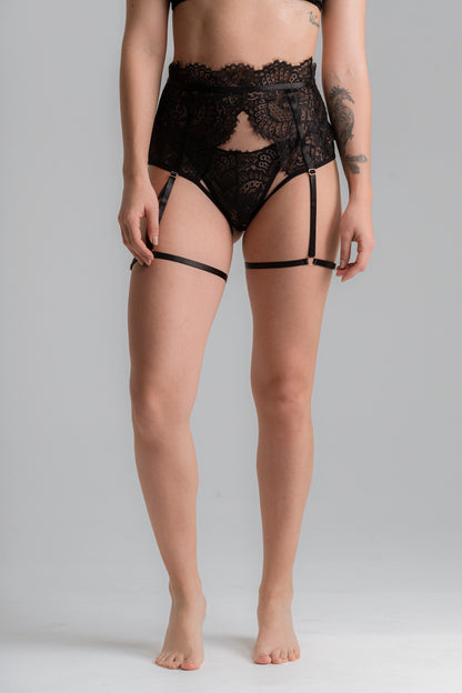 Garter Bella Black